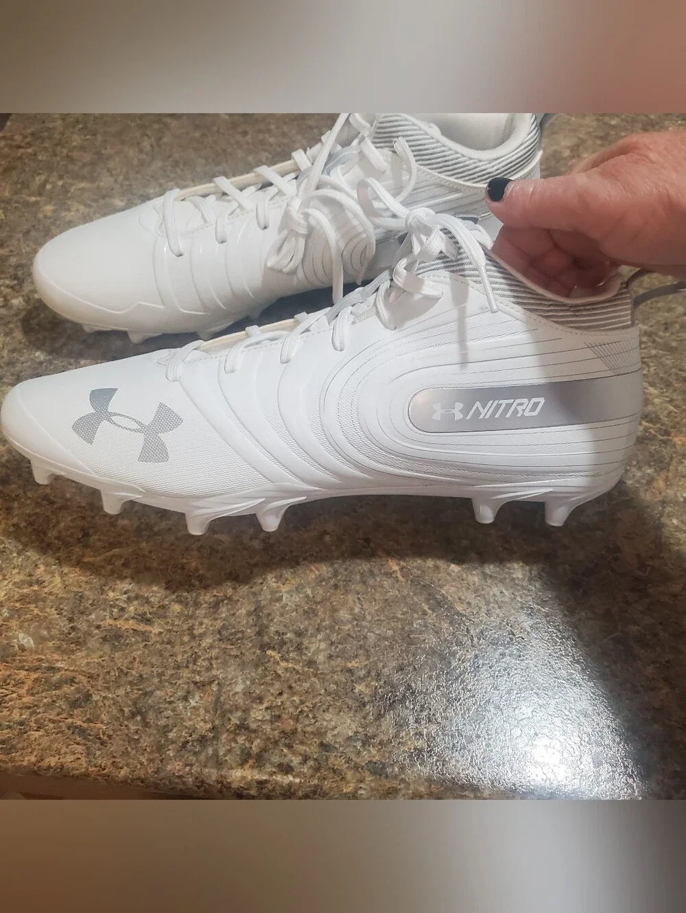 UNDER ARMOUR NWOT SZ 14. NITRO MID MC FOOTBALL CLEATS. WHITE SILVER